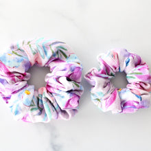 Load image into Gallery viewer, Mini Spring Bouquet Scrunchie
